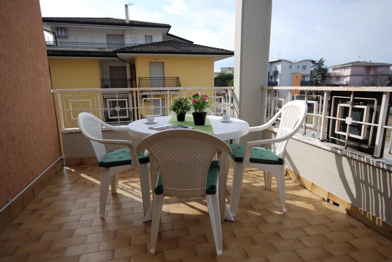 Apartament Residenza Gardenia Lignano Sabbiadoro Zewnętrze zdjęcie